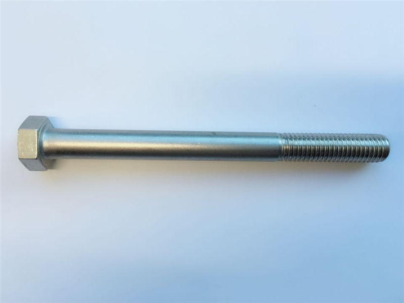 Šesťhranná skrutka DIN931 s materiálom F55